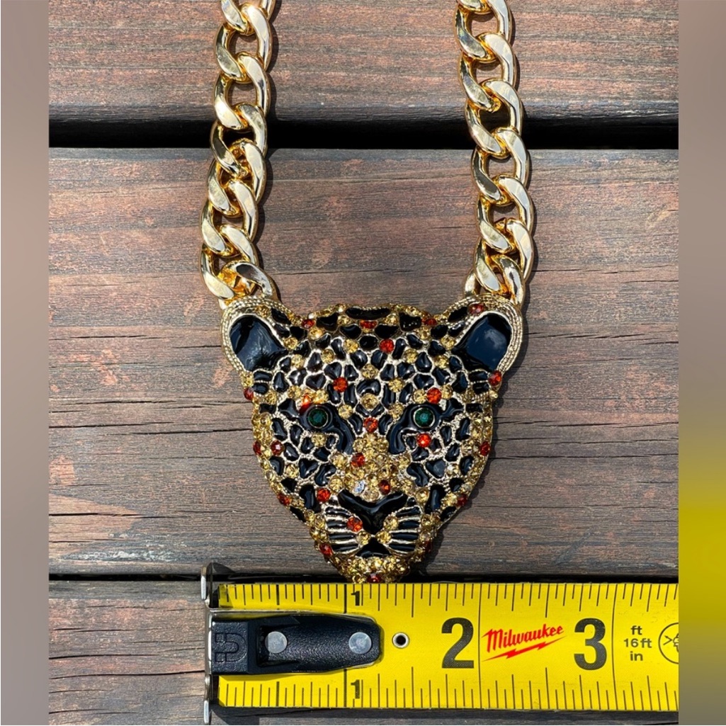 Nwt Natasha Cheetah Pendant Necklace 143$